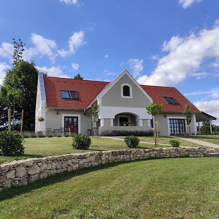 Villa Tilia Vászoly Eksteriør bilde