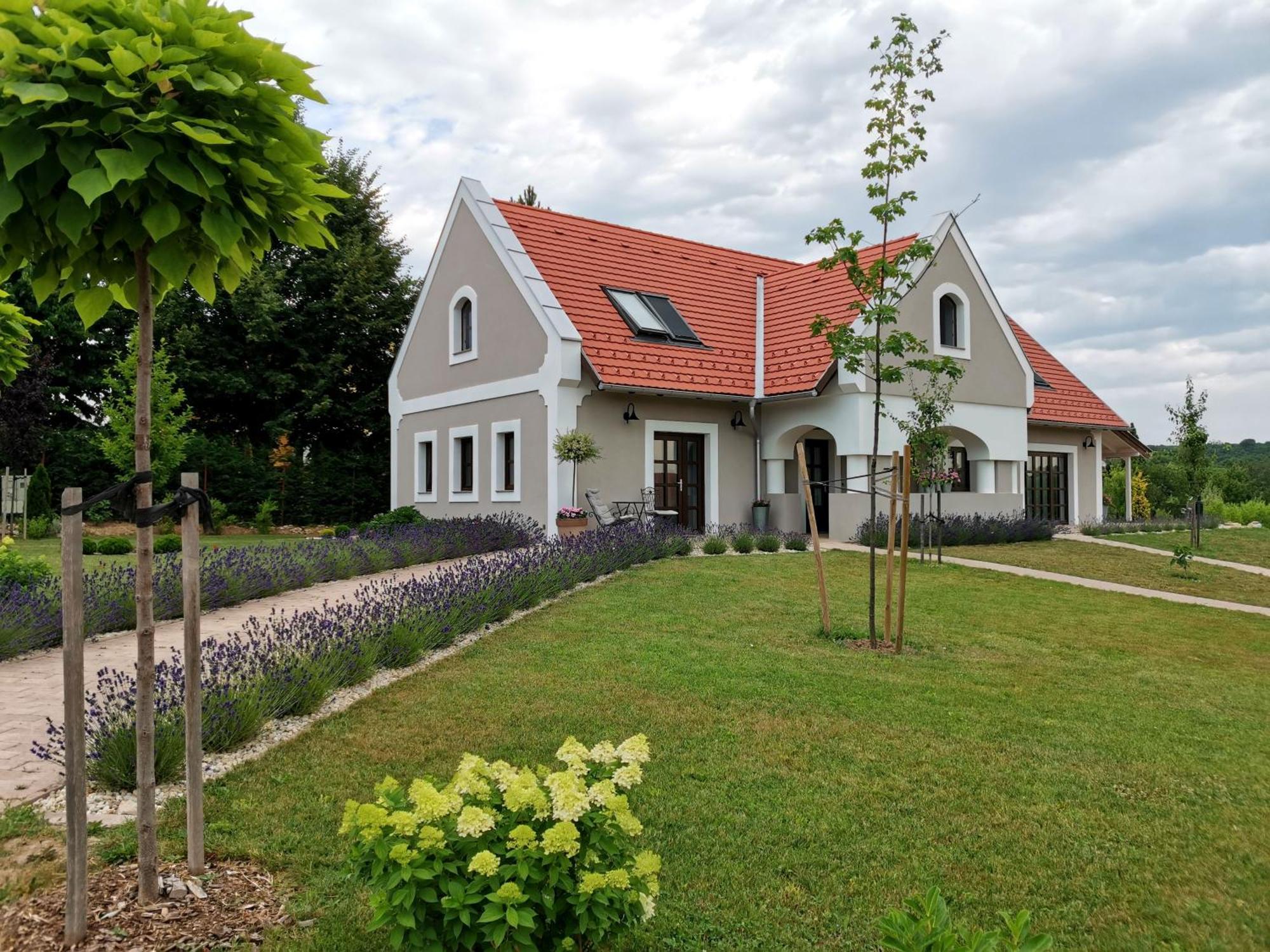 Villa Tilia Vászoly Eksteriør bilde